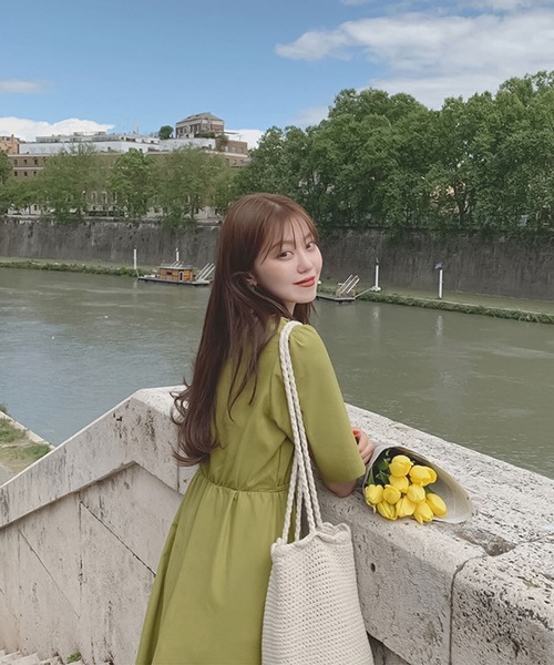 Girly Doll（ガーリードール）の「スクエアネックウエストマークワンピース（ワンピース・レディース・ベージュ/ネイビー/ブルー/グリーン/ブラック/グレイッシュベージュ・FREE）」の15枚目の写真