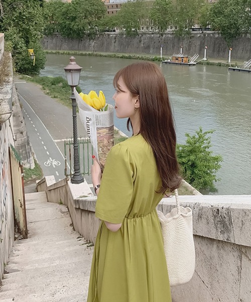 Girly Doll（ガーリードール）の「スクエアネックウエストマークワンピース（ワンピース・レディース・ベージュ/ネイビー/ブルー/グリーン/ブラック/グレイッシュベージュ・FREE）」の16枚目の写真