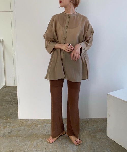 Amiur（エミレ）の「luster no collar shirt（シャツ/ブラウス・レディース・ベージュ/ブラウン/ブルー系・FREE）」の6枚目の写真