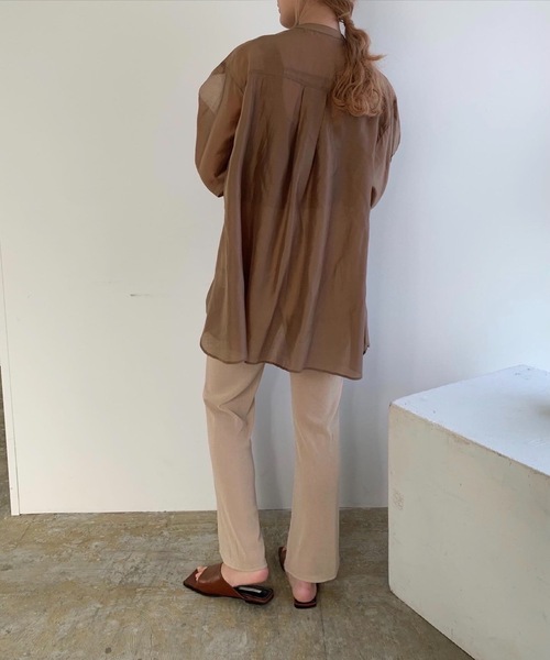 Amiur（エミレ）の「luster no collar shirt（シャツ/ブラウス・レディース・ベージュ/ブラウン/ブルー系・FREE）」の7枚目の写真