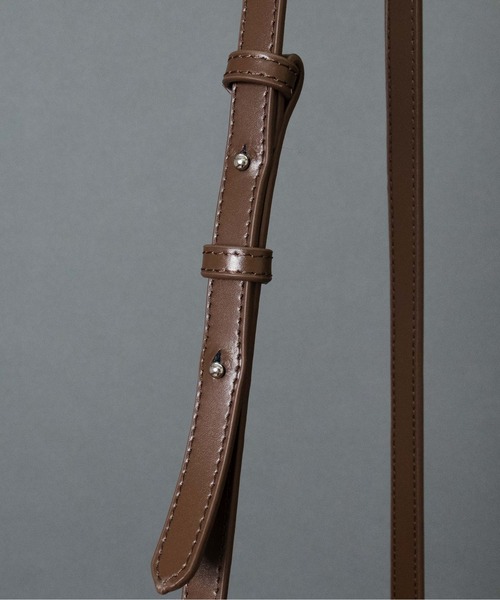 YAHKI（ヤーキ）の「【 YAHKI / ヤーキ 】 W Face Leather Shoulder Bag ダブルフェイスレザーショルダーバッグ（ショルダーバッグ・レディース・ブラック/ブラウン・FREE）」の3枚目の写真