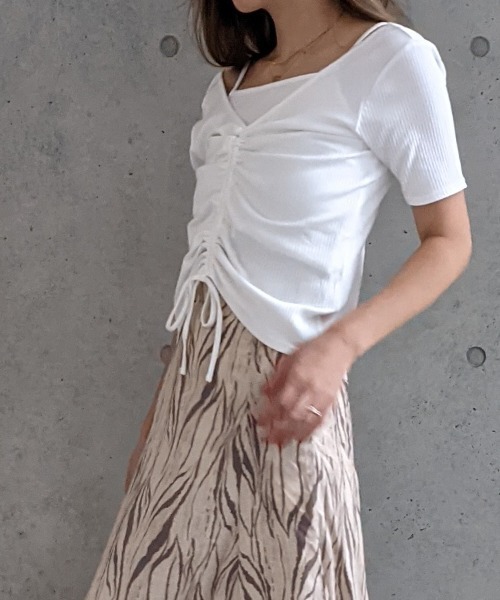 Per sist ence(パーシエンス)の「テレコ キャミソール付き シャーリングカットソー(Tシャツ/カットソー・レディース・ベージュ/モカ/オフホワイト・FREE)」の6枚目の写真