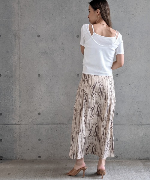 Per sist ence(パーシエンス)の「テレコ キャミソール付き シャーリングカットソー(Tシャツ/カットソー・レディース・ベージュ/モカ/オフホワイト・FREE)」の8枚目の写真
