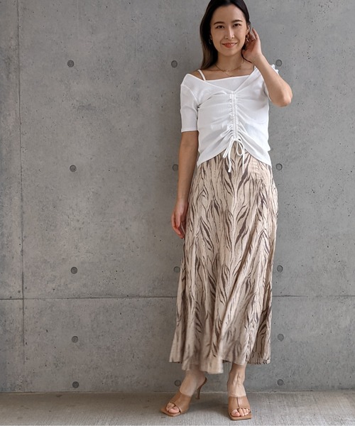 Per sist ence(パーシエンス)の「テレコ キャミソール付き シャーリングカットソー(Tシャツ/カットソー・レディース・ベージュ/モカ/オフホワイト・FREE)」の4枚目の写真