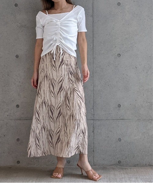 Per sist ence(パーシエンス)の「テレコ キャミソール付き シャーリングカットソー(Tシャツ/カットソー・レディース・ベージュ/モカ/オフホワイト・FREE)」の5枚目の写真