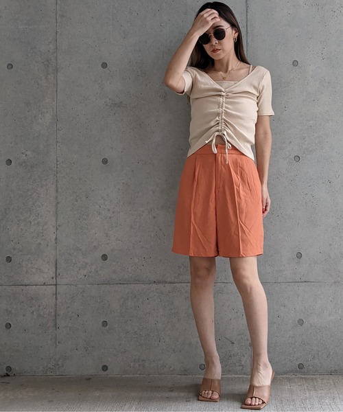 Per sist ence(パーシエンス)の「テレコ キャミソール付き シャーリングカットソー(Tシャツ/カットソー・レディース・ベージュ/モカ/オフホワイト・FREE)」の16枚目の写真