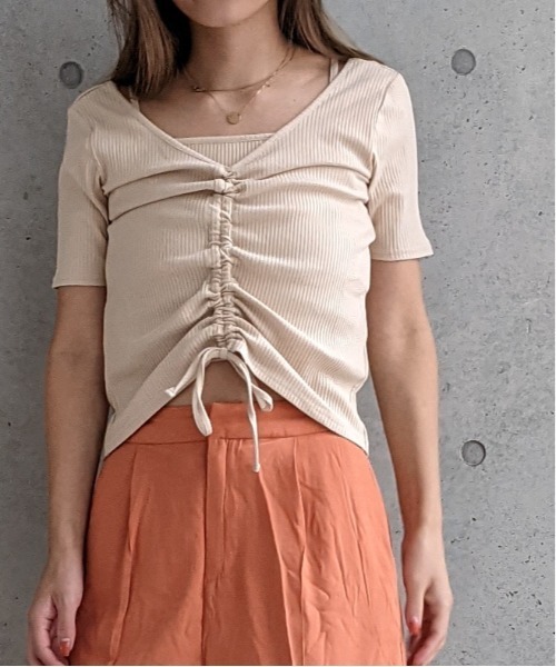 Per sist ence(パーシエンス)の「テレコ キャミソール付き シャーリングカットソー(Tシャツ/カットソー・レディース・ベージュ/モカ/オフホワイト・FREE)」の18枚目の写真