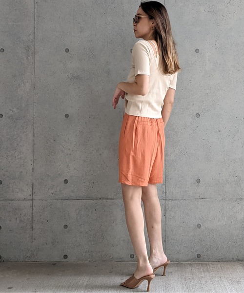 Per sist ence(パーシエンス)の「テレコ キャミソール付き シャーリングカットソー(Tシャツ/カットソー・レディース・ベージュ/モカ/オフホワイト・FREE)」の20枚目の写真