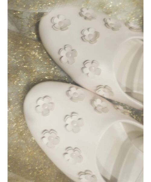 merry jenny（メリージェニー）の「flowerワンストラップシューズ（パンプス・レディース・ブラック/アイボリー・MEDIUM/LARGE）」の16枚目の写真