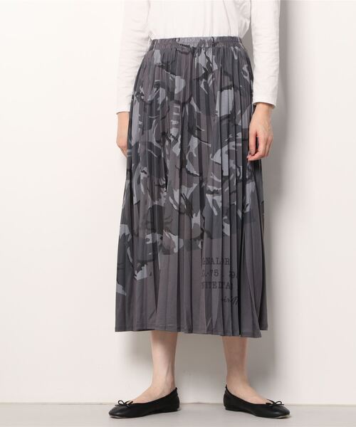 AVIREX（アヴィレックス）の「プリーツカモ カラーコンビ カモスカート/PLEATED COLOR COMBI CAMO SKIRT（スカート・レディース・グリーン系カモフラージュ/その他/MD.Gray・FREE）」の3枚目の写真