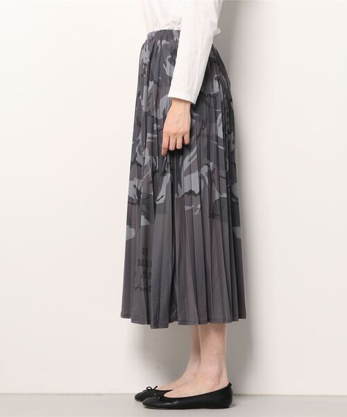 AVIREX（アヴィレックス）の「プリーツカモ カラーコンビ カモスカート/PLEATED COLOR COMBI CAMO SKIRT（スカート・レディース・グリーン系カモフラージュ/その他/MD.Gray・FREE）」の5枚目の写真