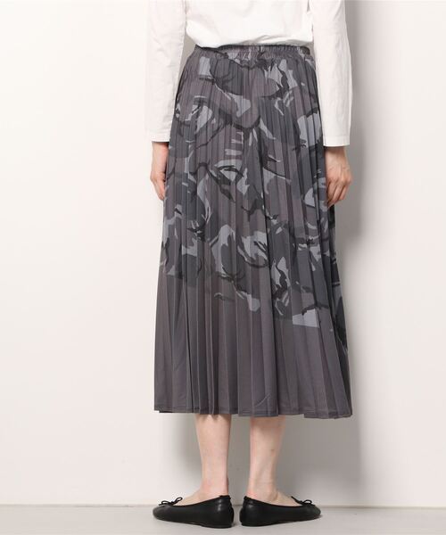 AVIREX（アヴィレックス）の「プリーツカモ カラーコンビ カモスカート/PLEATED COLOR COMBI CAMO SKIRT（スカート・レディース・グリーン系カモフラージュ/その他/MD.Gray・FREE）」の4枚目の写真