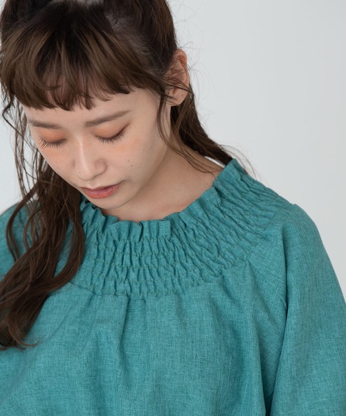 MERLOT（メルロー）の「ぷっくり袖シャーリングワンピース（ワンピース・レディース・ベージュ/グリーン/マスタード・FREE）」の8枚目の写真