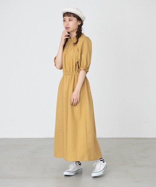 MERLOT（メルロー）の「ぷっくり袖シャーリングワンピース（ワンピース・レディース・ベージュ/グリーン/マスタード・FREE）」の18枚目の写真
