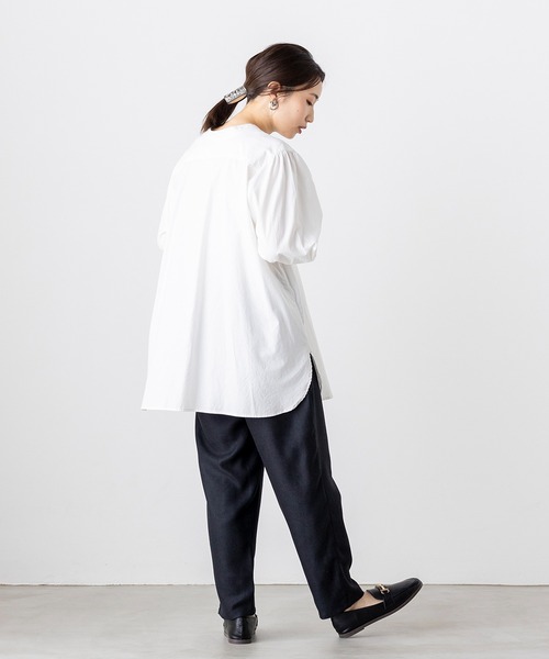 hunch(ハンチ)の「綿100% オーガニックコットンツイル 前後2WAY シャツチュニック(シャツ/ブラウス・レディース・ブラック/ベージュ/オフホワイト・FREE)」の13枚目の写真