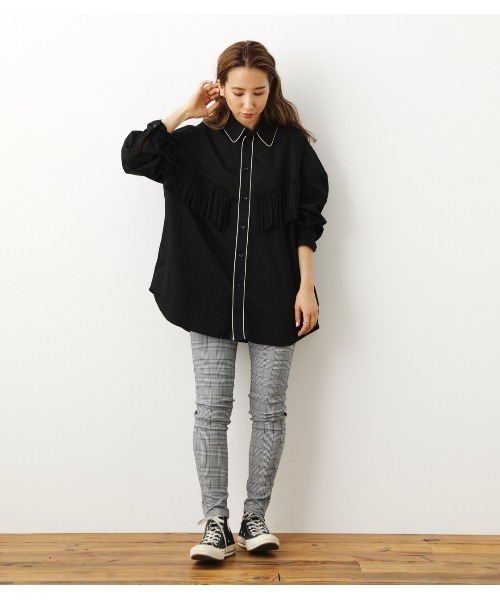 RODEO CROWNS WIDE BOWL（ロデオクラウンズワイドボウル）の「フリンジシャツ（シャツ/ブラウス・レディース・ブラック/ベージュ/ブルー・FREE）」の12枚目の写真