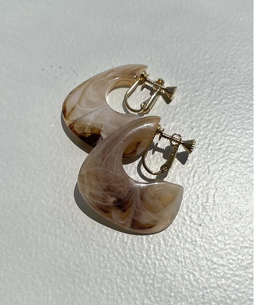 apres jour mignon(アプレジュールミニョン)の「【apresjour mignon×ARIAZ】アクリルカラーイヤリング(イヤリング・レディース・アイボリー/ライトブラウン/ライトグレー/マスタード/その他・ONESIZE)」の2枚目の写真