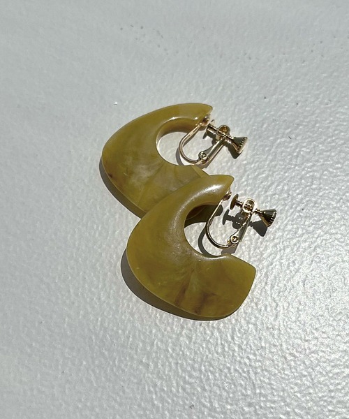 apres jour mignon(アプレジュールミニョン)の「【apresjour mignon×ARIAZ】アクリルカラーイヤリング(イヤリング・レディース・アイボリー/ライトブラウン/ライトグレー/マスタード/その他・ONESIZE)」の8枚目の写真
