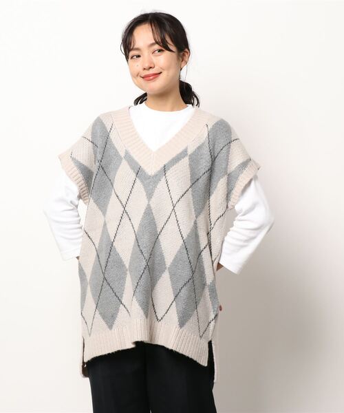BELLUNA PLUS(ベルーナ)の「アーガイル柄ジャカードニットベスト(ベスト・レディース・グレー/アイボリー/モカ・MEDIUM/LARGE/X-LARGE)」の12枚目の写真