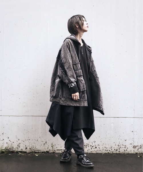 rovtski（ロフトスキー）の「ビッグシルエット デニムアシメフードブルゾン（ブルゾン・レディース・ブラック・FREE）」の16枚目の写真