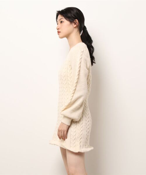 Jasmine Grandiflorum(ジャスミングランディフローラム)の「【Jasmine】VネックAラインニットミニワンピース(ワンピース・レディース・オフホワイト/ブラック/ベージュ/ピンク・FREE)」の6枚目の写真