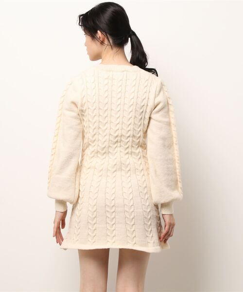Jasmine Grandiflorum(ジャスミングランディフローラム)の「【Jasmine】VネックAラインニットミニワンピース(ワンピース・レディース・オフホワイト/ブラック/ベージュ/ピンク・FREE)」の5枚目の写真