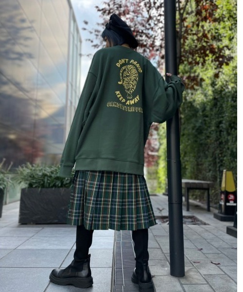 Candy Stripper（キャンディストリッパー）の「DON'T PANIC SWEAT ワンピース（ワンピース・レディース・ブラック/グリーン/アイボリー/パープル・2）」の17枚目の写真