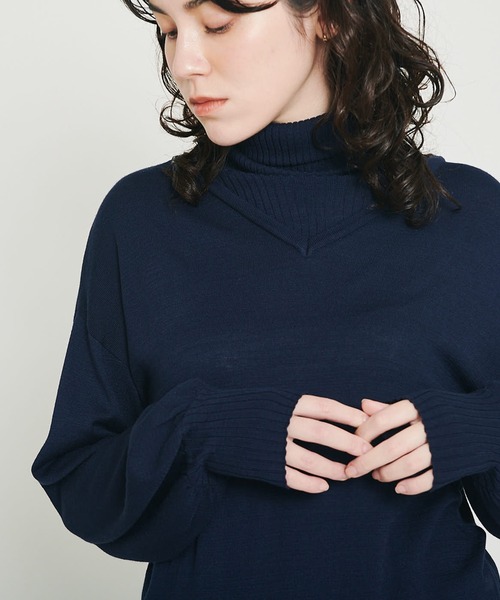 ikka(イッカ)の「√M ルートエム パフスリーブニット(ニット/セーター・レディース・エンジ/キャメル/ダークネイビー・M/L)」の2枚目の写真