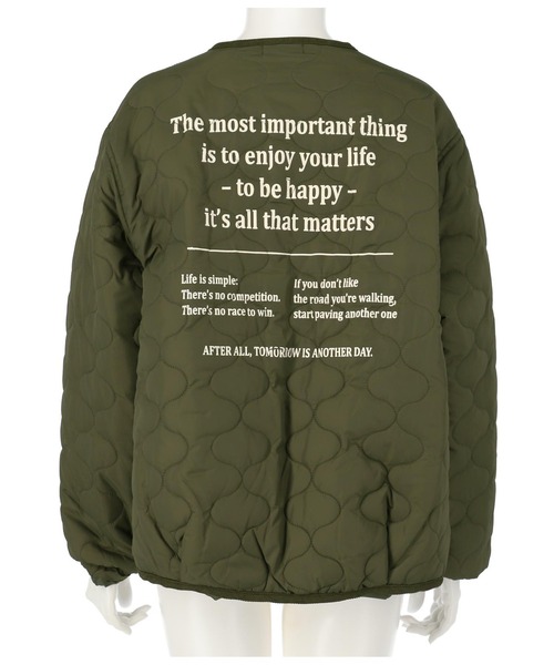 ANAP（アナップ）の「BACKプリントキルティング中綿ジャケット（ノーカラージャケット・レディース・ブラック/カーキ・FREE）」の11枚目の写真