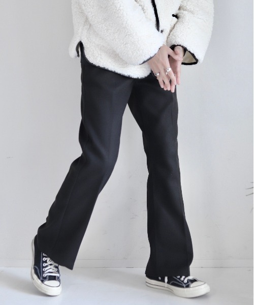 MinoriTY（マイノリティ）の「メルトン セミフレアパンツ Semi-flare Trousers【MinoriTY × WEARISTA Mr.SZK（ミスタースズキ）コラボ】（スラックス・メンズ・ブラック/グレー・M/L）」の12枚目の写真