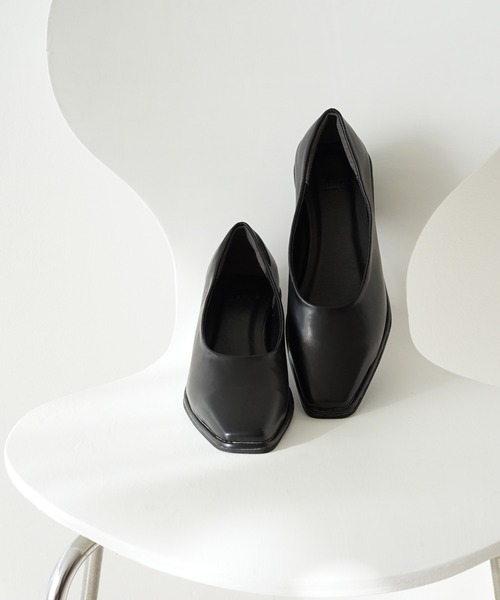 menue（メヌエ）の「スクエアトゥ 変形ヒール パンプス（パンプス・レディース・アイボリー/ブラック/グレイッシュベージュ・21.5cm/22.0cm/22.5cm/23.0cm/23.5cm/24.0cm/24.5cm/25.0cm/25.5cm/26.0cm）」の5枚目の写真