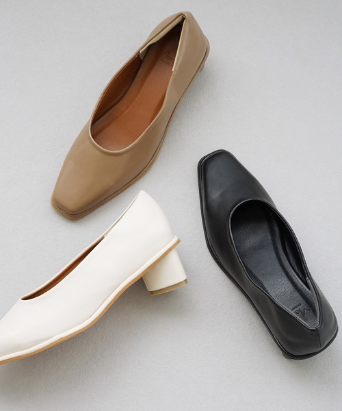 menue（メヌエ）の「スクエアトゥ 変形ヒール パンプス（パンプス・レディース・アイボリー/ブラック/グレイッシュベージュ・21.5cm/22.0cm/22.5cm/23.0cm/23.5cm/24.0cm/24.5cm/25.0cm/25.5cm/26.0cm）」の9枚目の写真