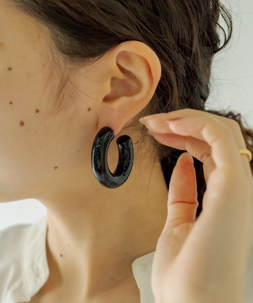 mystic（ミスティック）の「Lara ポップアクリルピアス（ピアス（両耳用）・レディース・ブラック/ピンク・ONE SIZE）」の2枚目の写真