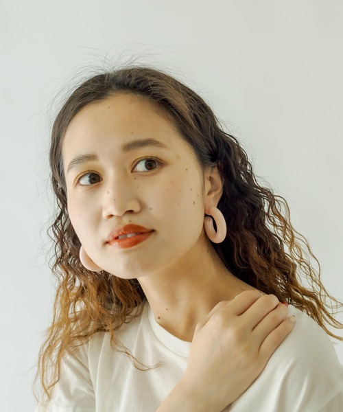 mystic（ミスティック）の「Lara ポップアクリルピアス（ピアス（両耳用）・レディース・ブラック/ピンク・ONE SIZE）」の7枚目の写真