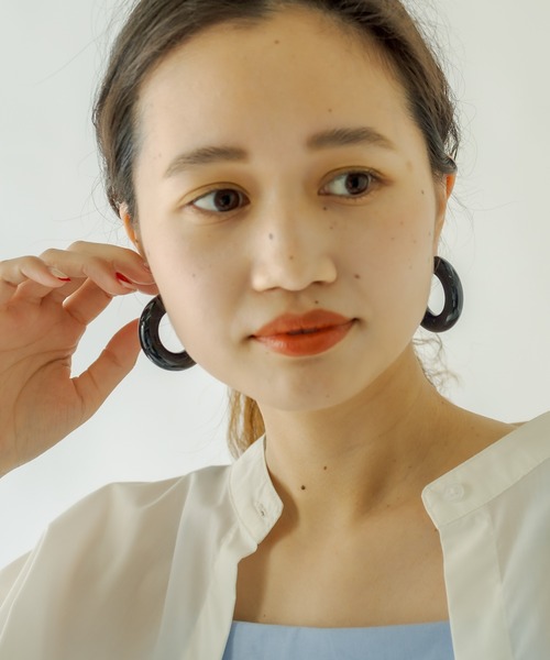 mystic（ミスティック）の「Lara ポップアクリルピアス（ピアス（両耳用）・レディース・ブラック/ピンク・ONE SIZE）」の3枚目の写真