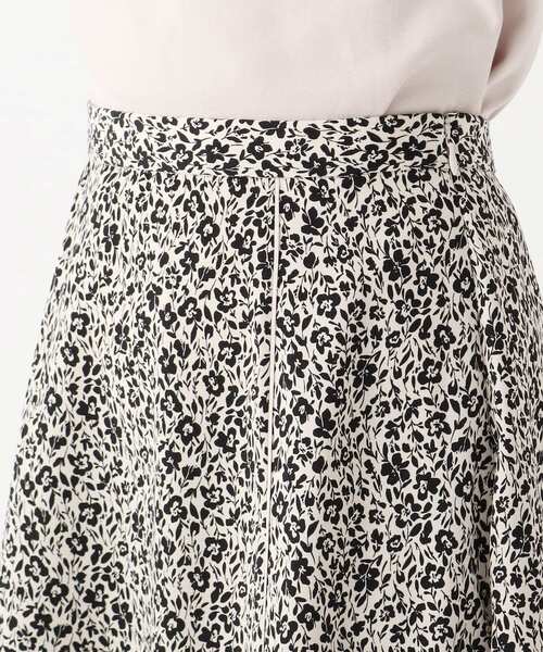 index(インデックス)の「◆パイピングフラワーフレアスカート【WEB限定サイズ】(スカート・レディース・グリーン系その他2/ホワイト系3/ライトパープル・40/38/36/42)」の7枚目の写真