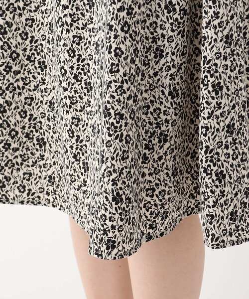 index(インデックス)の「◆パイピングフラワーフレアスカート【WEB限定サイズ】(スカート・レディース・グリーン系その他2/ホワイト系3/ライトパープル・40/38/36/42)」の8枚目の写真