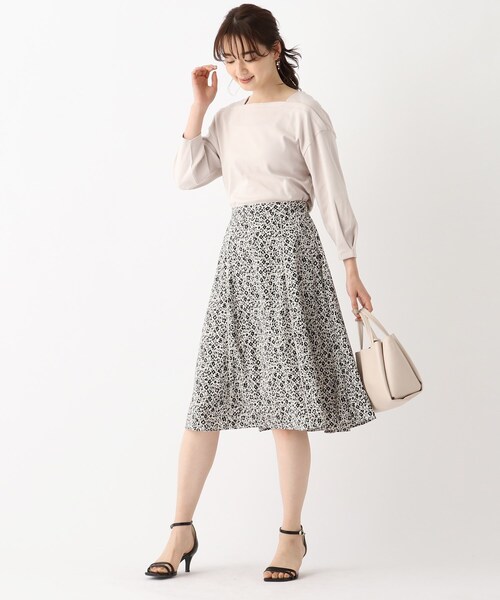 index(インデックス)の「◆パイピングフラワーフレアスカート【WEB限定サイズ】(スカート・レディース・グリーン系その他2/ホワイト系3/ライトパープル・40/38/36/42)」の14枚目の写真