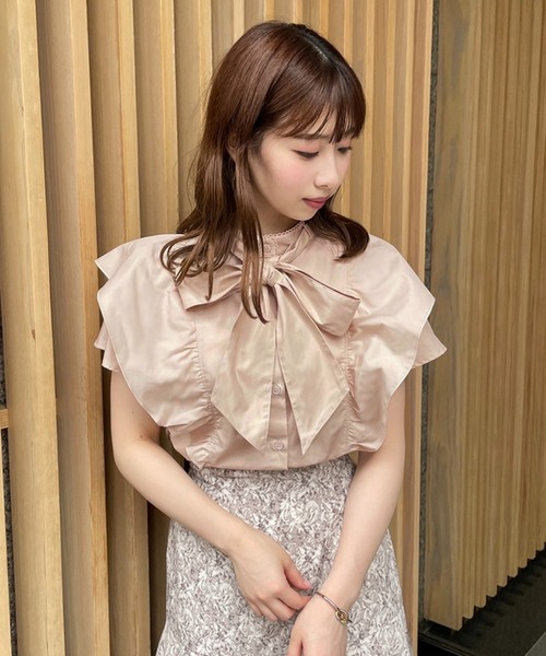 one after another NICE CLAUP(ワンアフターアナザーナイスクラップ)の「2wayボウタイブラウス(シャツ/ブラウス・レディース・ブラック/ピンクベージュ/グリーン系その他/オフホワイト・FREE)」の4枚目の写真