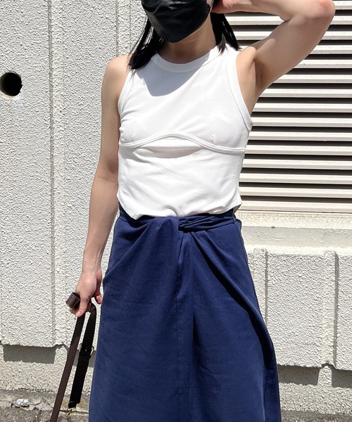 Jewelobe(ジュエローブ)の「クロップドアメスリタンクトップ(タンクトップ・レディース・ホワイト/チャコールグレー/ブラウン/カーキ・FREE)」の13枚目の写真