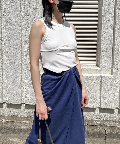 Jewelobe(ジュエローブ)の「クロップドアメスリタンクトップ(タンクトップ・レディース・ホワイト/チャコールグレー/ブラウン/カーキ・FREE)」の9枚目の写真