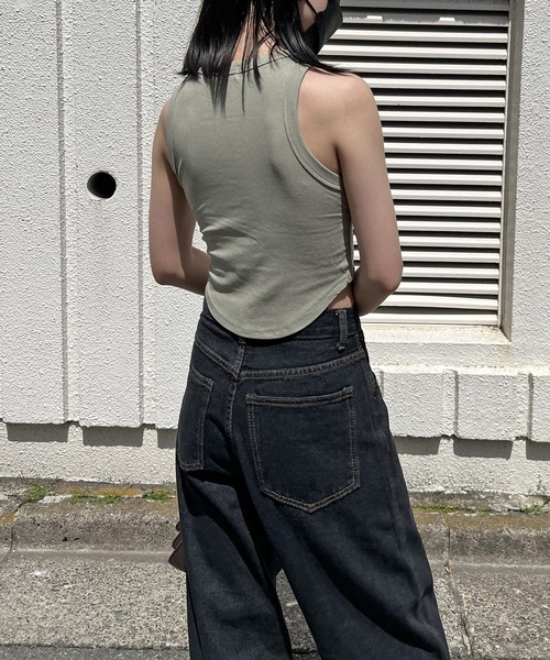 Jewelobe(ジュエローブ)の「クロップドアメスリタンクトップ(タンクトップ・レディース・ホワイト/チャコールグレー/ブラウン/カーキ・FREE)」の15枚目の写真