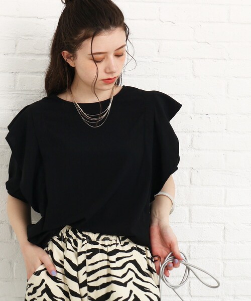 Cutie Blonde（キューティーブロンド）の「◆【プチプラ】肩フリルブラウス（シャツ/ブラウス・レディース・ブラック/オフホワイト/ライトパープル・01/02/03）」の12枚目の写真