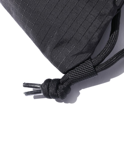 ROOPTOKYO（ループトウキョウ）の「Wassup House/ワサップハウス GYM BAG ナップサック（バックパック/リュック・メンズ・ブルー/ブラック・FREE）」の5枚目の写真