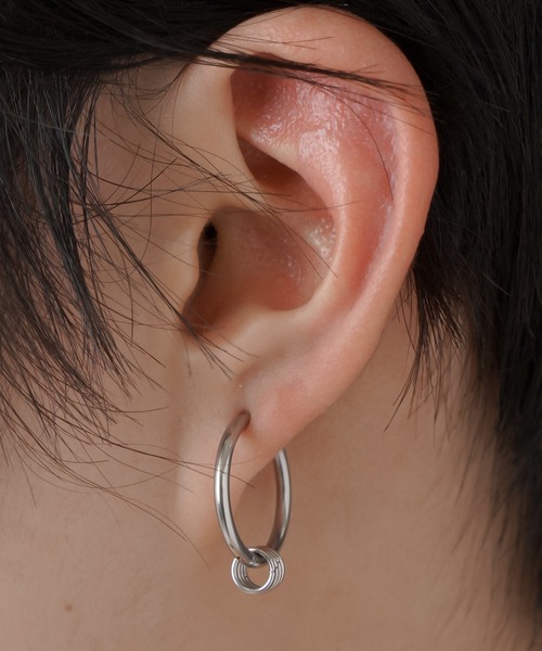 SPINNS(スピンズ)の「メタルミニフープピアス(ピアス(両耳用)・レディース・A/B/C/D・ONESIZE)」の1枚目の写真