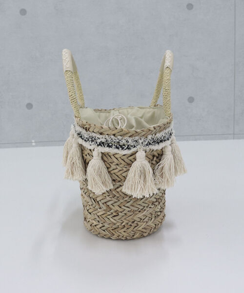 fredy emue（フレディエミュ）の「タッセルラインかごバッグ（かごバッグ・レディース・オフホワイト/ブラック・FREE）」の7枚目の写真