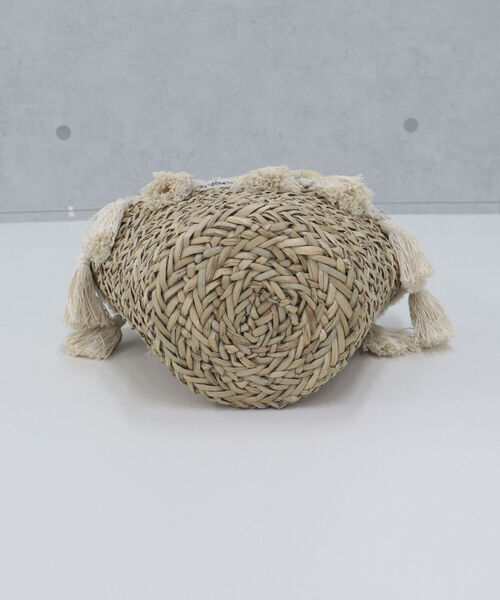 fredy emue（フレディエミュ）の「タッセルラインかごバッグ（かごバッグ・レディース・オフホワイト/ブラック・FREE）」の8枚目の写真