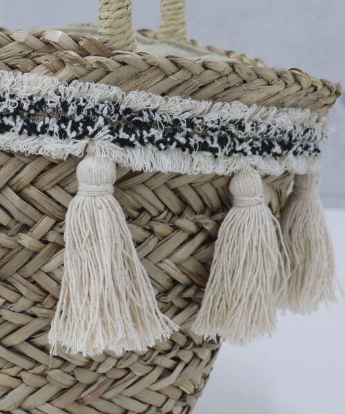 fredy emue（フレディエミュ）の「タッセルラインかごバッグ（かごバッグ・レディース・オフホワイト/ブラック・FREE）」の12枚目の写真