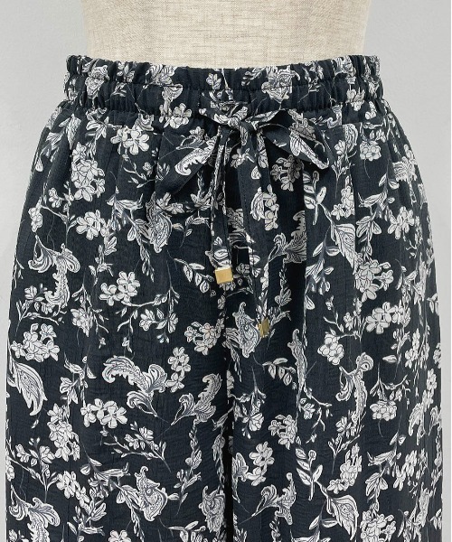 PICCIN（ピッチン）の「サイドギャザー切替えフラワーパンツ（その他パンツ・レディース・ブラック/ブルー・M/L）」の21枚目の写真
