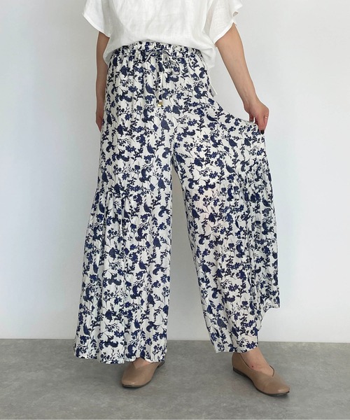 PICCIN（ピッチン）の「サイドギャザー切替えフラワーパンツ（その他パンツ・レディース・ブラック/ブルー・M/L）」の4枚目の写真